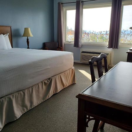 Carolyn Beach Inn Thessalon エクステリア 写真