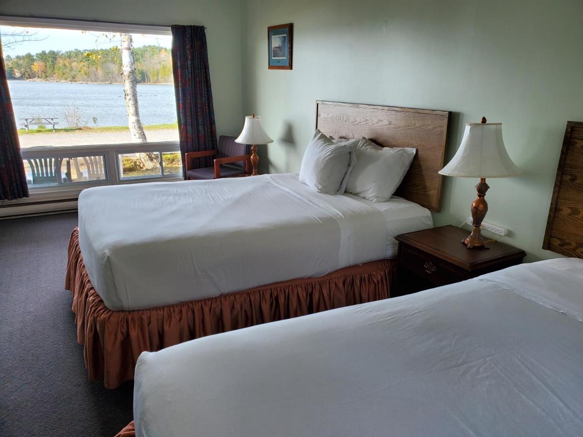 Carolyn Beach Inn Thessalon エクステリア 写真