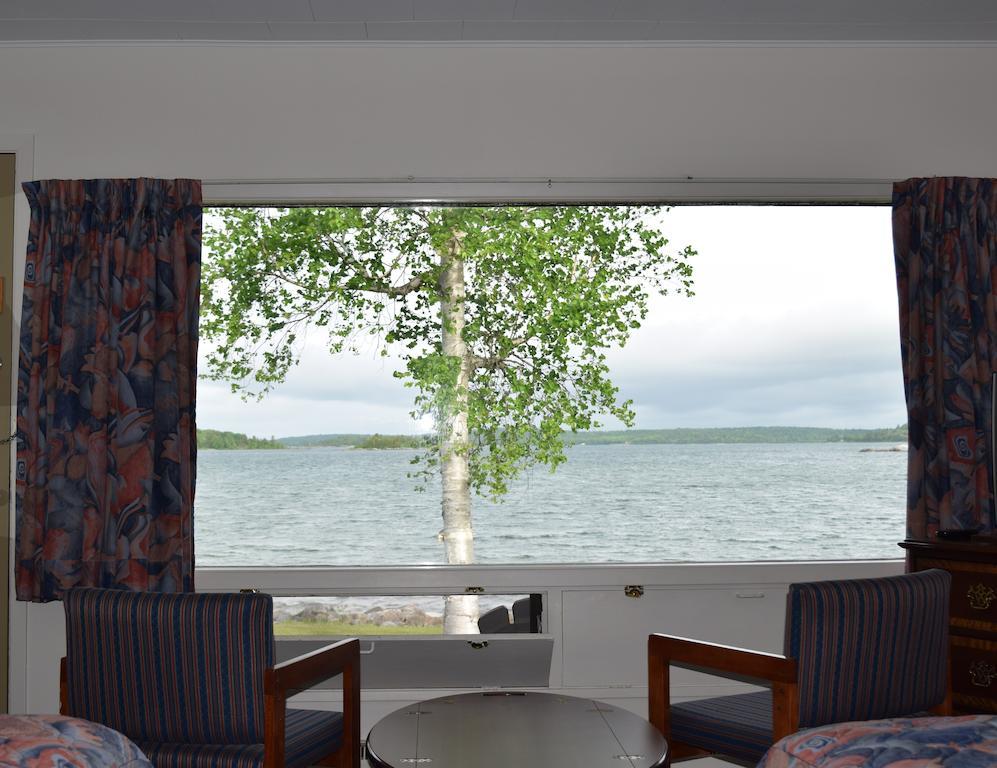 Carolyn Beach Inn Thessalon エクステリア 写真