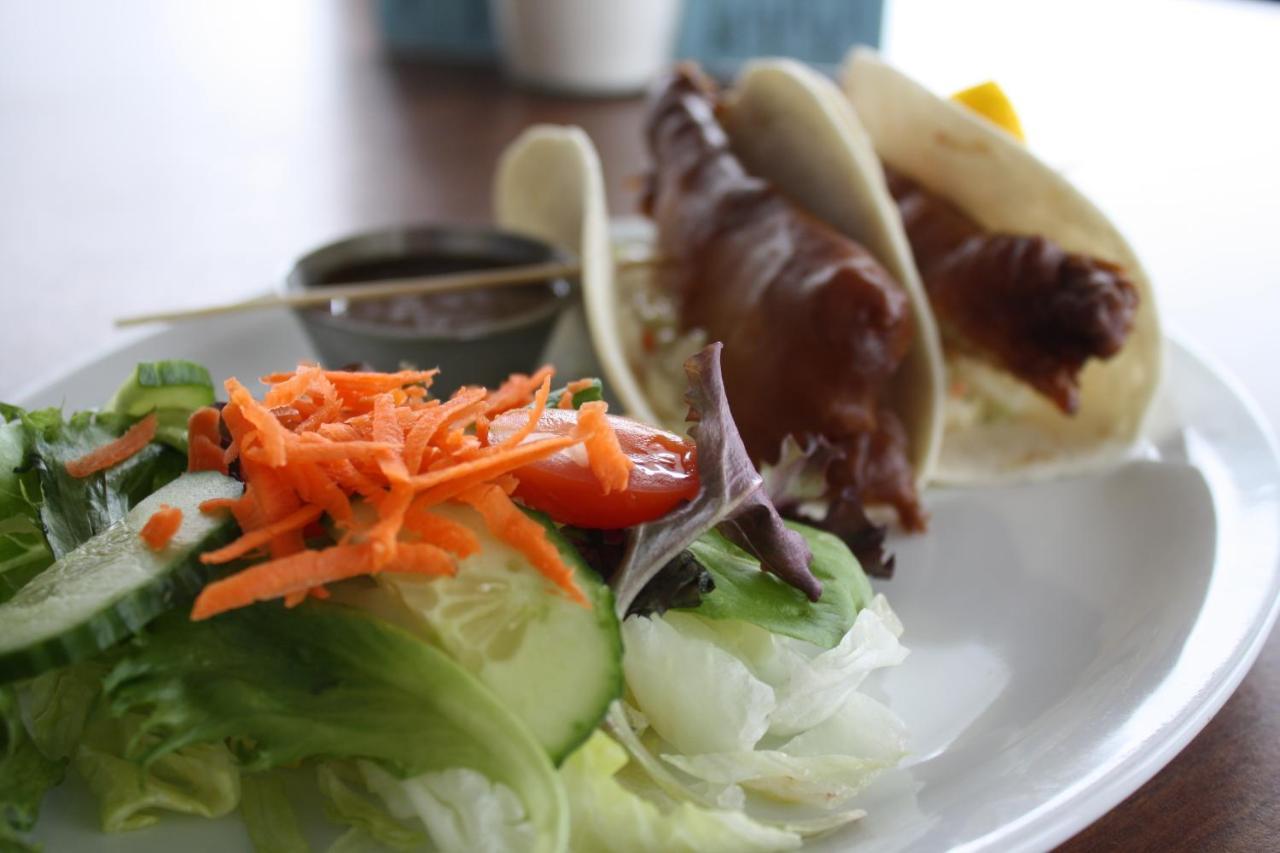 Carolyn Beach Inn Thessalon エクステリア 写真