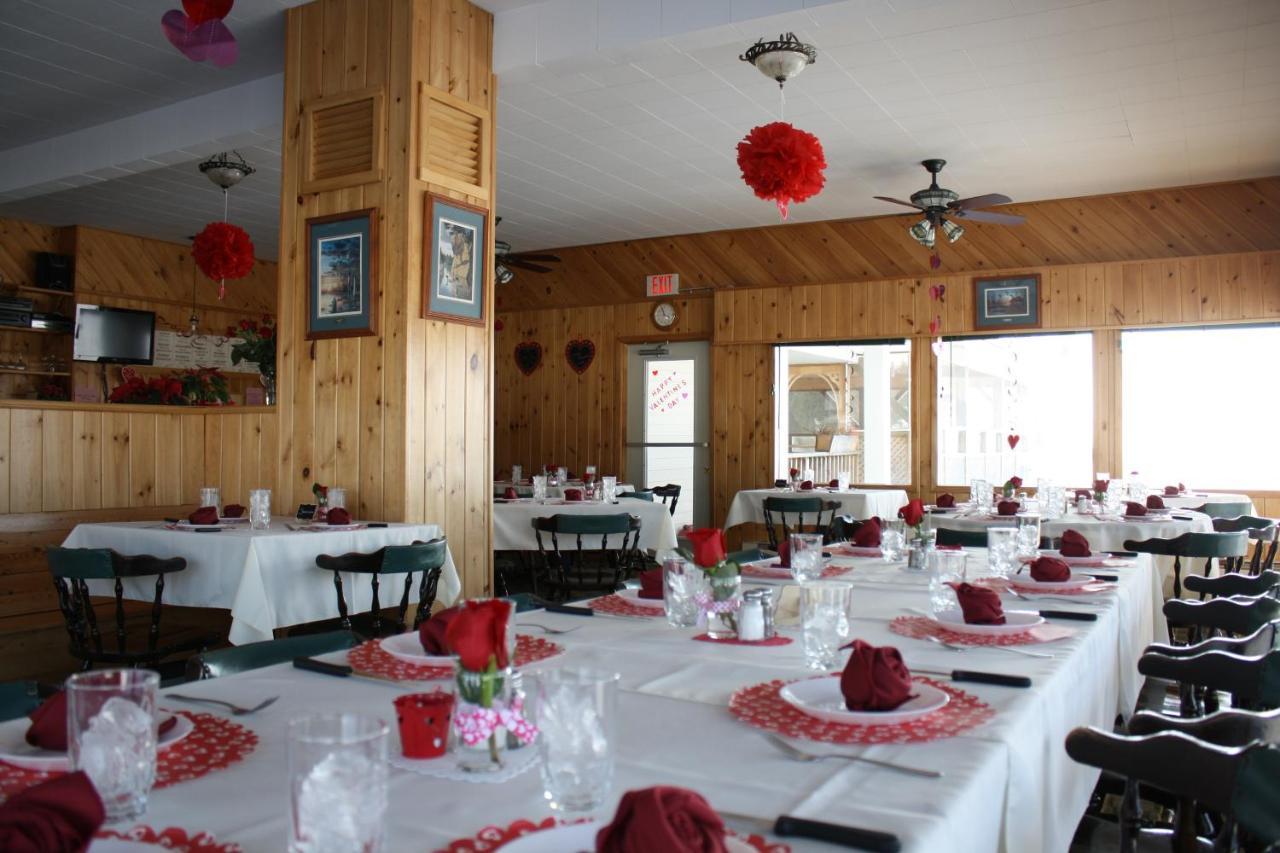Carolyn Beach Inn Thessalon エクステリア 写真